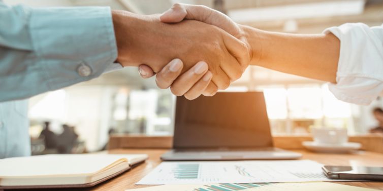 Types of Businesses to Align Your Truck Dealership With